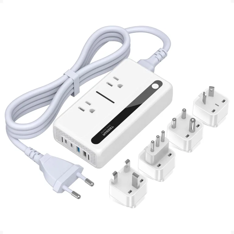 Universal travel adapter for family trips_best_review_1750716117